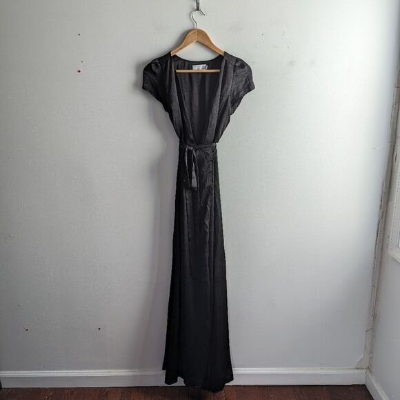 NWOT RESA black textured satin cap short sleeve v-neck wrap black tie maxi dress - Picture 2 of 6